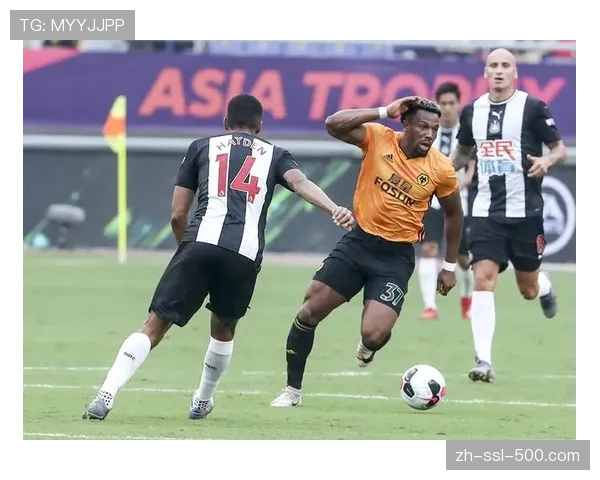 梅斯vs兰斯比赛实时热点图显示，双方攻防高度集中于边路区域