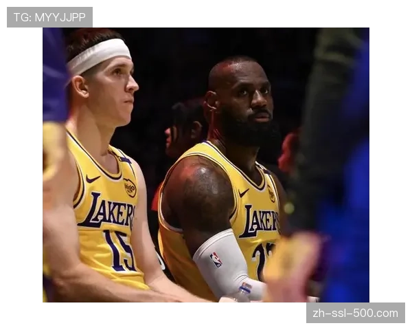 詹姆斯观看附加赛直播突遭技术故障，社交媒体怒喷联盟设备问题